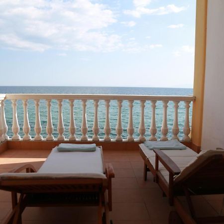 George & Katerina Houses Paralia Dionysiou Exteriér fotografie